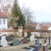 In Reimlingen steigen die Friedhofsgebühren. Ein einfaches, durchschnittliches Grab kostet künftig für 20 Jahre rund 600 Euro. 