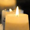 Kerzen erinnern beim weltweiten Lichtertag an verstorbene Mädchen und Buben. In Mertingen soll in der selben Absicht am 16. Dezember das Friedenslicht in St. Martin weitergegeben werden. 