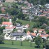 So sieht der Blick von oben auf die Gemeinde Obergriesbach aus. Das Luftbild unseres Mitarbeiters Erich Echter zeigt den Ort mit seiner Kirche und dem Schlossberg.