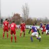 Der TSV Oettingen (rote Trikots) musste sich dem TSV Wemding mit 1:3 Toren geschlagen geben.  	