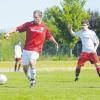 Jürgen Lichtenstern (Mitte) kam gegen Ende der Saison immer besser in Fahrt. Beim 2:0-Erfolg gegen den 1. FC Sonthofen II machte er nach Vorarbeit von Nino Kindermann das 1:0 in der 26. Minute.