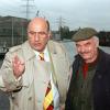 Die Schauspieler Manfred Krug (l) und Charles Brauer im Hamburger Hafen (2000). Als Tatort-Duo waren die beiden sehr beliebt.