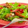 Bei einer dauerhaften Ernährungsumstellung ist es essenziell, sich satt zu essen. Ideal dafür sind Rohkost oder Salat.