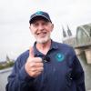 Robert "Bob" McCarron alias Dr. Bob am Rheinufer in Köln. Für die Dschungelshow 2021 kam er erneut nach Deutschland. Hier ein Porträt.
