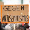 Das Archivfoto zeigt eine Kundgebung gegen Antisemitismus in Hannover.