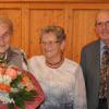 Einen Blumenstrauß überreichte Vorsitzender Urban Lecheler und 2. Vorsitzende Berta Peter dem ältesten Mitglied der Günztal-Senioren, Agathe Rothbauer aus Deisenhausen. Sie ist seit Beginn dabei und feiert bald ihren 100. Geburtstag. 