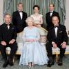 2007 feierten Queen Elizabeth II. und Prinz Philip mit ihren Kindern Prinz Charles, Prinz Andrew, Prinzessin Anne und Prinz Edward (von links) Diamanthochzeit, also 60 Jahre Ehe.
