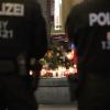 Nach der tödlichen Attacke auf einen 49-Jährigen am Königsplatz in Augsburg zeigt die Polizei verstärkt Präsenz. 