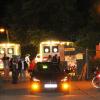 Ein großes Aufgebot an Polizisten, Feuerwehrleuten und Rettungskräften eilte nach dem Unfall auf das Historische Fest nach Hohenaltheim.
