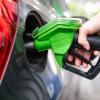 Benzin und Diesel werden immer teurer, allerdings können Autofahrer mit spritsparendem Fahrstil Geld sparen.