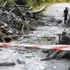 Nach einem heftigen Regen wurde ein Auto durch das Hochwasser des Baches Losentze mitgerissen. In dem Auto befanden sich zwei Menschen, die noch als vermisst gelten.