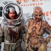 Für ihre Halloween-Feier hat sich Heidi Klum 2019 in eine Art Zombie mit teils heraushängenden Organen verwandelt. Mann Tom Kaulitz kam als Astronaut.