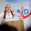 Katrin Ebner-Steiner, Fraktionsvorsitzende der AfD im bayerischen Landtag, hält eine Rede.