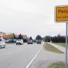 Das Penzinger Ortsschild soll aus Sicherheitsgründen weiter in Richtung Landsberg versetzt werden. Messungen haben ergeben: Die meisten Verkehrsteilnehmer sind zu schnell unterwegs. 