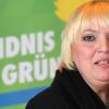 Die Bundestagsabgeordnete der Grünen, Claudia Roth, hat sich für ein Ja zur Stadtwerke-Fusion ausgesprochen. Im Gegensatz zur Basis ihrer Partei. Parteiintern gibt es daher Ärger. 