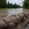 Bilder wie hier in Hildesheim sind im Augsburger Land vorerst nicht zu erwarten. Allerdings besteht Hochwassergefahr.