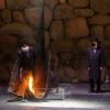 Bundespräsident Frank-Walter Steinmeier entzündet die ewige Flamme in der Hall of Remembrance der Gedenkstätte Yad Vashem. 