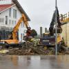 Auf einer Baustelle in Denklingen ist am Freitagvormittag ein Gerüst eingestürzt. Mehrere Arbeiter wurden verschüttet, vier von ihnen sind tot.