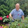 Als Kind musste Paul Metz viel im Garten seines Elternhauses mitarbeiten. Die Liebe zu den Pflanzen und vor allem zu den Rosen ist ihm geblieben. 