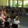 Bürgermeister Bernhard Uhl (rechts) beantwortete gern die Fragen der Viertklässler der Grundschule Zusmarshausen. 	