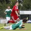 In Unterhaching erzielte Sebastian Gilg (rotes Trikot, hier im Spiel gegen Eichstätt) sein erstes Saisontor für den TSV Landsberg und legte den Grundstein für den wichtigen Sieg. Gegen Landshut wollen die Landsberger heute zu Hause nachlegen. 