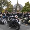 Hells Angels und Mitglieder befreundeter Rockergruppierungen aus dem gesamten Bundesgebiet trafen am 12. Oktober in Gießen (Hessen) vor dem Neuen Friedhof ein.