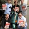 Fünf Autoren, ein Verein – und 111 Liebesbeweise: Andreas Schäfer, Walter Sianos, Markus Krapf, Tilmann Horch und Florian Eisele (von links) schrieben ein Buch für FCA-Fans. 