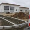 Das neue Feuerwehr- und Gemeindehaus in Munningen macht Fortschritte. Auch die Außenanlagen wurden bereits begonnen. 	 	