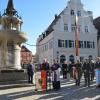 In Nördlingen wurden am Volkstrauertag Kränze am Kriegerbrunnen abgelegt. Dekan Gerhard Wolfermann rief die Menschen eindringlich zu einem fairen Dialog auf.