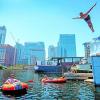 Statt Geschäftsleuten prägen jetzt Freizeitsportler wie diese das Bild des Finanzviertels Canary Wharf im ehemaligen Hafengebiet Londons.  	