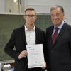 Lukas Bickelbacher erhielt den Förderpreis der Wirtschaft für Jugendliche in Berufsausbildung von der IHK Schwaben.