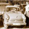 „Wer den Tod nicht scheut, fuhr Loyd“, schreibt unser Leser Walter Dittmer aus Königsbrunn. Er hat das Auto, Baujahr 1956, 1957 erworben. Das Bild zeigt ihn bei einem Ausflug mit Tochter Gisela.