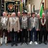 Silas Kienle (Fünfter von rechts) mit den weiteren Preisträgern bei der Proklamation der schwäbischen Bezirksschützenkönige.