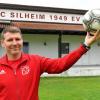 Ein Platz unter den ersten Fünf der Kreisliga A Donau: So lautet das Saisonziel für Stefan Walke. Der Trainer des FC Silheim möchte den Fans vor allem auf der heimischen Sportanlage schönen und erfolgreichen Fußball bieten. 	