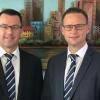 Vorstand Markus Deubler (links) und der neue Vorstand Peter Dopfer bei der Raiffeisenbank Jettingen-Scheppach.