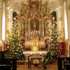 In der weihnachtlich geschmückten Pfarrkirche zogen in Rehling Kirchenpfleger Franz Hieber und Pater Thomas Bilanz. Ein Hauptthema waren die Verzögerungen beim Einbau der neuen Kirchenheizung.