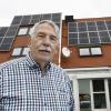 Die von 25 Solarmodulen erzeugte Energie macht Gerhard Bächer an sonnigen Tagen unabhängig vom öffentlichen Stromnetz. Gesteuert wird die gesamte Anlage, bestehend aus Wärmepumpe und Fotovoltaik, digital über das Notebook. 