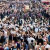 Dicht an dicht ging es auf dem Oktoberfest zu: Es war sicher auch das herrliche Wetter, das zu einem perfekten Wiesn-Start führte. 	