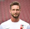 Da hat er noch das Trikot vom FC Augsburg an: Tim Matavz (links) ist derzeit ausgeliehen an den FC Nürnberg.