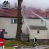Eine Frau wurde bei einem Brand in Pfaffenhofen an der Roth (Landkreis Neu-Ulm) schwer verletzt.