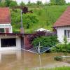 Hochwasser in Oberwiesenbach: Die Fluten drangen in etliche Häuser ein. 