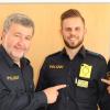 Die Bad Wörishofer Polizei setzt seit Herbst 2019 auf Bodycams und hat damit bislang gute Erfahrungen gemacht. Auf unserem Archivfoto trägt Polizeihauptmeister Thomas Rosentreter (Mitte) eine solche Bodycam. Von den Vorteilen überzeugt sind auch die Wörishofer Polizeihauptkommissare Michael Scheßl (links) und sein Kollege Christian Frank. 