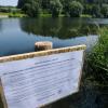 Im Zusmarshauser Rothsee befinden sich Zerkarien, durch die es zu juckenden Ausschlag kommen kann. 
