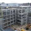 Der neue Zwischenbau am AEG-Gymnasium in Oettingen ist fortgeschritten.