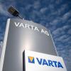 Das Varta-Logo ist an einem Werk der Varta AG zu sehen.