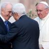 Papst Franziskus traf sich im Vatikan mit Schimon Peres und Mahmud Abbas. Nach getrennten Gesprächen betete das Trio gemeinsam für den Frieden in Nahost.