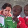 Ein Lebenswerk: In Kenia hat Sylvia Rohrhirsch zusammen mit dem kenianischen Ex-Langstreckenläufer Felix Limo eine Schule für Waisenkinder errichtet. Jedes Jahr reist sie nach Eldoret, um die Menschen vor Ort zu unterstützten. 	