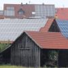 Gessertshausen will verstärkt auf Photovoltaik setzen. Dann könnte es in der Gemeinde ähnlich aussehen wie hier in Gablingen. 