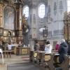 Statt voller Bänke gab es heuer viel Platz beim 40-stündigen Gebet in der Wallfahrtskirche Maria Birnbaum in Sielenbach.  	