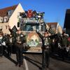 Sonne satt und strahlende Gesichter: Der Faschingsumzug in Offingen lockte viele Besucherinnen und Besucher an.